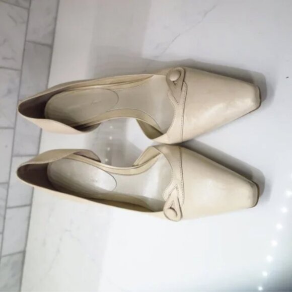 Amazing Vintage Nude Heels - Picture 5 of 15